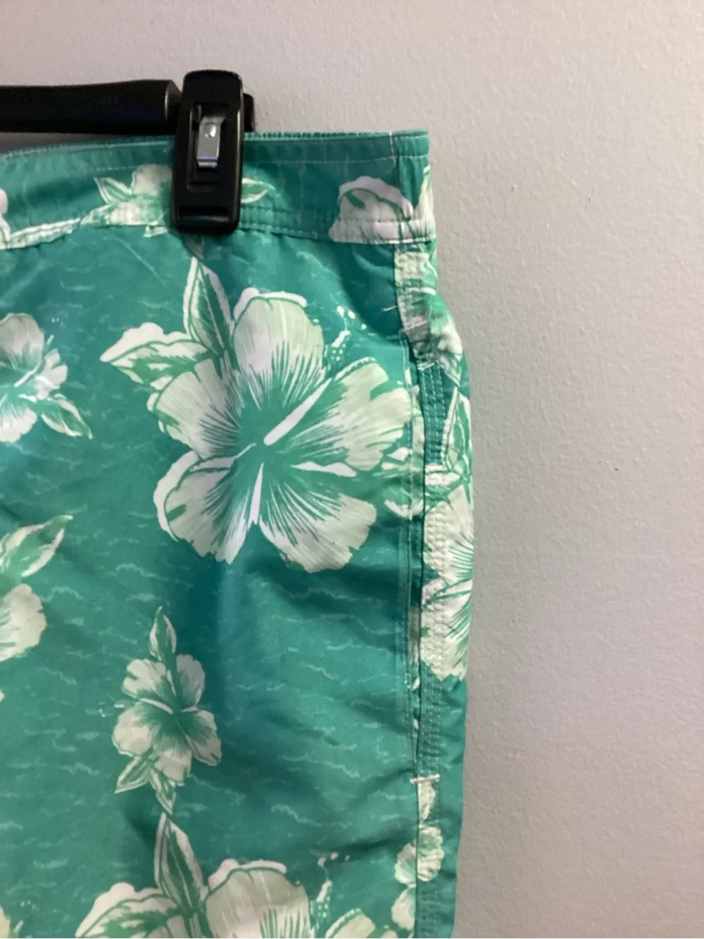 Chaps Men’s XL Green & White Hibiscus Floral Swim Trunks Board Shorts